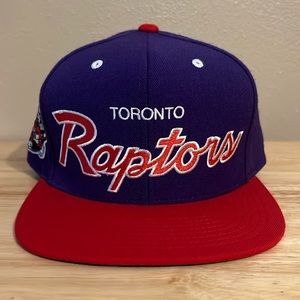 Vintage Mitchell and Ness Toronto Raptors strapback hat
